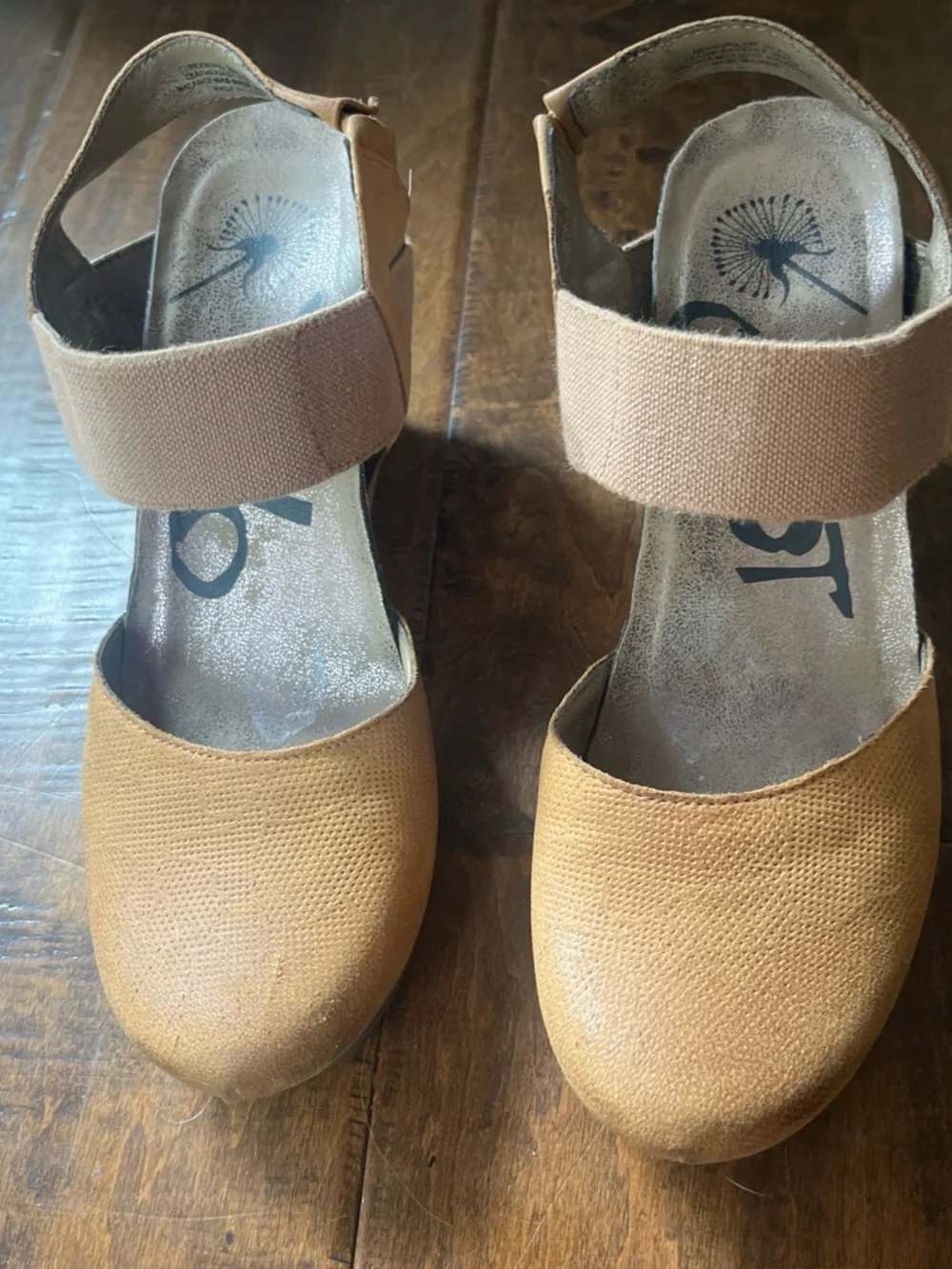 OTBT Rexburg tan mixed leather platform wedge sandals Sz. 8